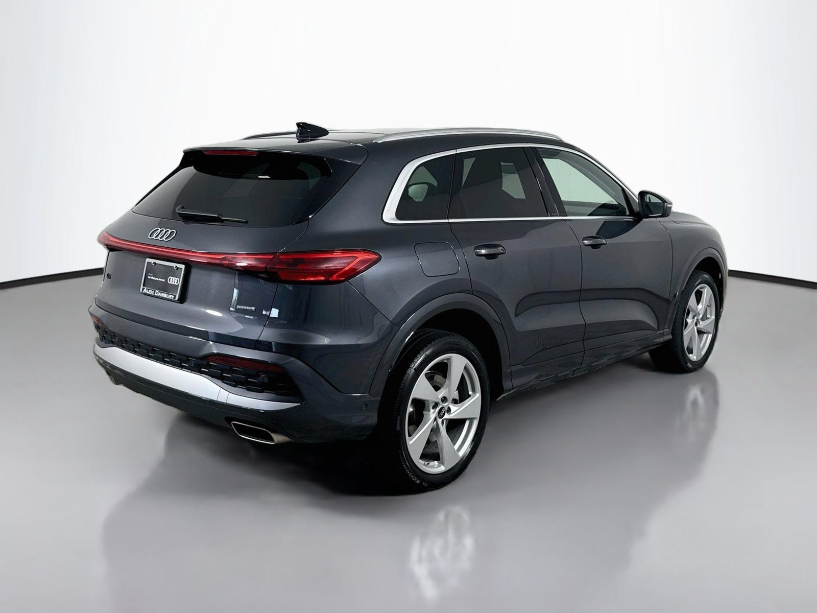 Certified 2025 Audi Q5 Premium w/ Premium Plus AWD/4WD image 9
