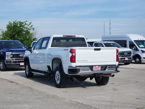 Used 2022 Chevrolet Silverado 2500 LT AWD/4WD image 5
