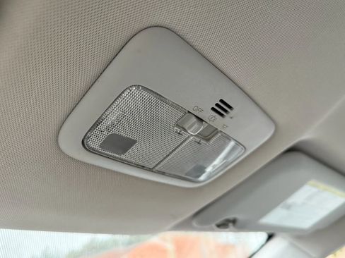 Used 2016 Toyota Corolla L image 32