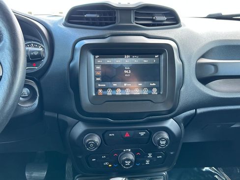 Used 2019 Jeep Renegade Trailhawk w/ Cold Weather Group II image 12