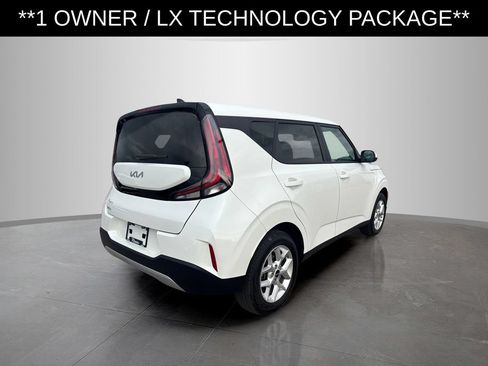 Used 2025 Kia Soul LX w/ LX Technology Package FWD image 3