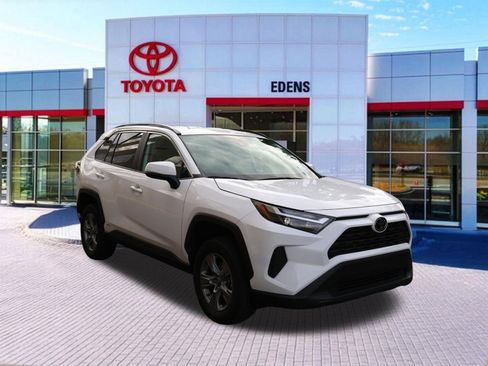 Used 2025 Toyota RAV4 XLE FWD image 1