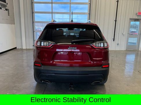 Used 2019 Jeep Cherokee Latitude w/ Cold Weather Group image 5