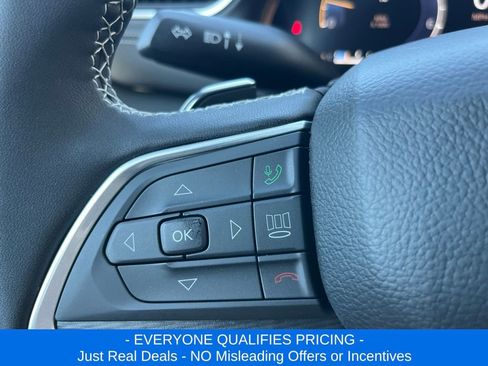 New 2025 Jeep Grand Cherokee L Laredo image 13