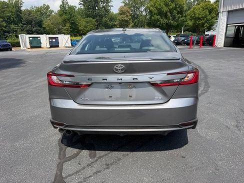 Used 2025 Toyota Camry SE w/ Convenience Package FWD image 5
