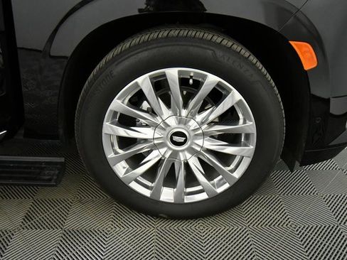 Used 2024 Cadillac Escalade ESV Premium Luxury w/ Performance Package image 21