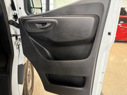 Used 2022 Mercedes-Benz Sprinter 1500 image 26