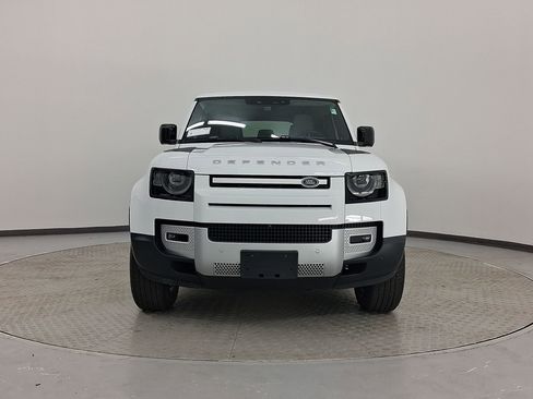 Used 2025 Land Rover Defender 110 S image 6