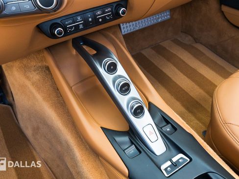 Used 2023 Ferrari 812 GTS Base image 34