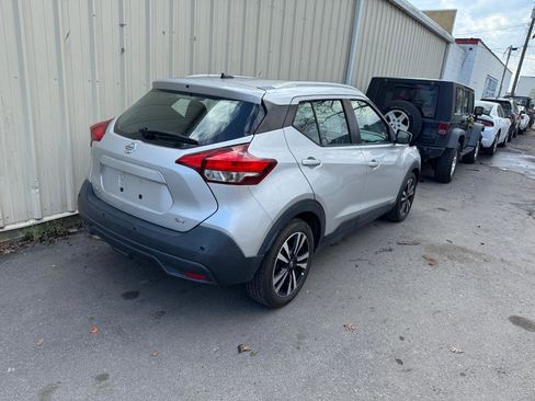 Used 2020 Nissan Kicks SV image 3