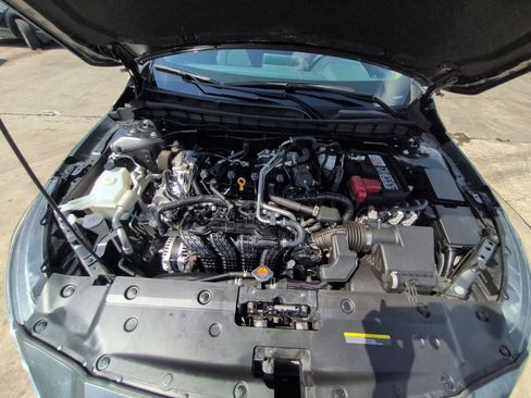 Used 2025 Nissan Altima 2.5 SV FWD image 34