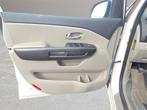 Used 2019 Kia Sedona EX image 29