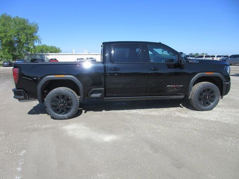 New 2026 GMC Sierra 2500 AT4 w/ AT4 Premium Plus Package AWD/4WD image 3