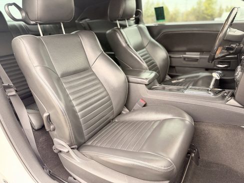 Used 2010 Dodge Challenger R/T image 11