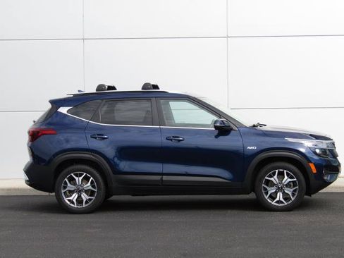 Used 2021 Kia Seltos EX AWD/4WD image 4