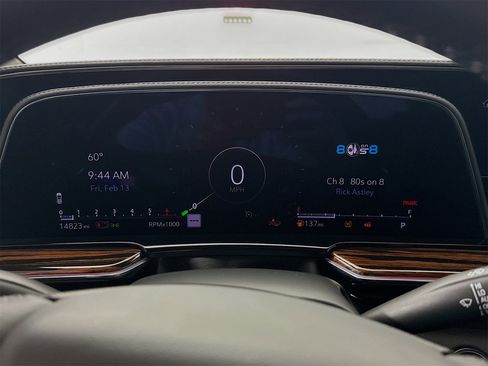 Used 2024 Cadillac Escalade Luxury image 13