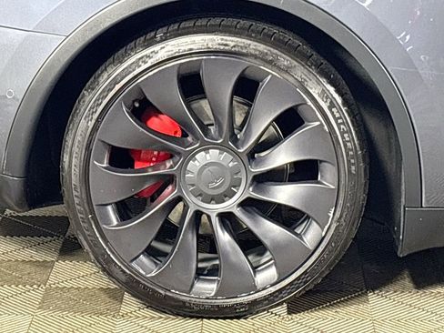 Used 2022 Tesla Model Y Performance image 23