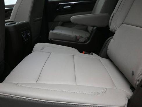 New 2026 Chevrolet Tahoe Z71 w/ Z71 Off-Road Package AWD/4WD image 17