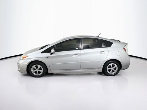 Used 2015 Toyota Prius Four FWD image 4