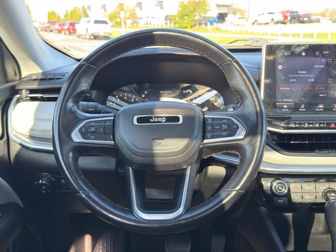 Used 2022 Jeep Compass Limited w/ Sun and Sound Group AWD/4WD image 31