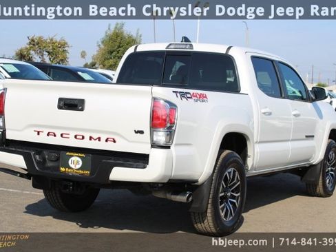 Used 2022 Toyota Tacoma TRD Sport image 5