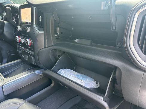 Used 2022 GMC Sierra 2500 AT4 w/ AT4 Preferred Package AWD/4WD image 32