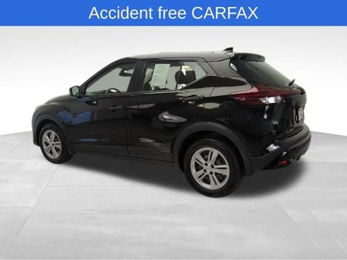 Used 2022 Nissan Kicks S image 4