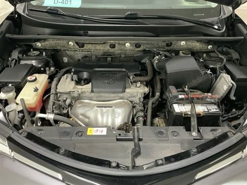 Used 2017 Toyota RAV4 LE AWD/4WD image 9