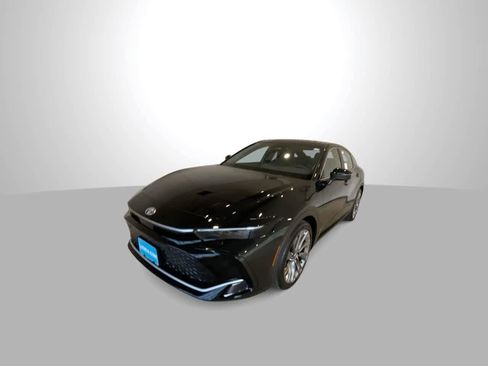 New 2026 Toyota Crown Limited image 4