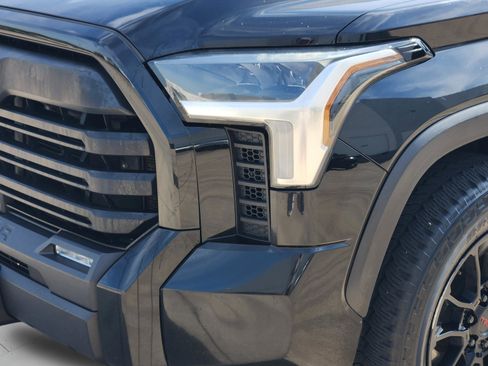 Used 2022 Toyota Tundra SR5 AWD/4WD image 28