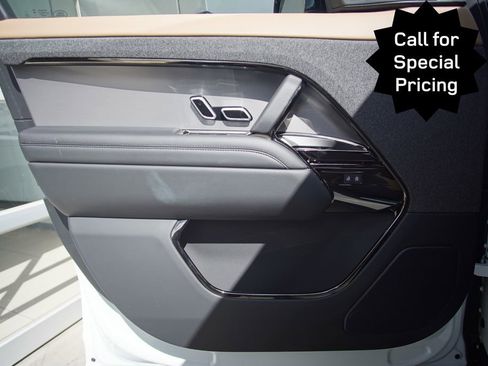 New 2025 Land Rover Range Rover Sport Dynamic SE AWD/4WD image 17