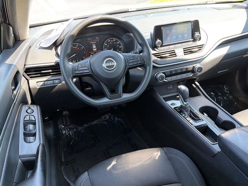 Used 2024 Nissan Altima 2.5 S FWD image 18