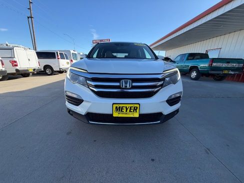Used 2016 Honda Pilot Touring image 3