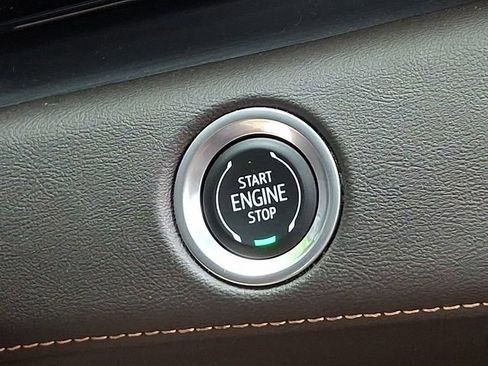 Used 2023 Cadillac Escalade Premium Luxury AWD/4WD image 24
