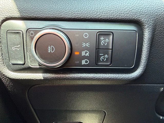 Used 2024 Ford Explorer XLT w/ Equipment Group 202A AWD/4WD image 22