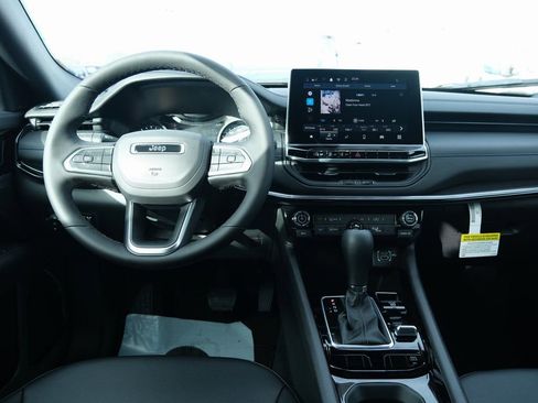 New 2026 Jeep Compass Latitude image 6