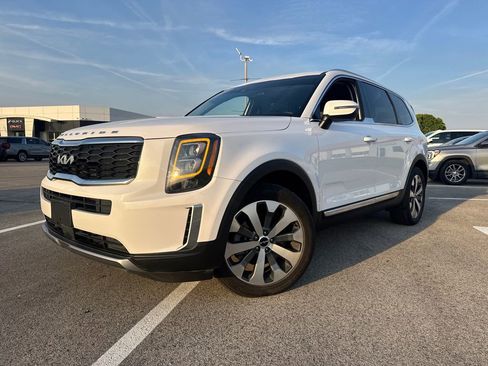 Used 2022 Kia Telluride EX w/ EX Premium Package FWD image 1