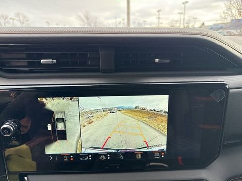 Used 2025 GMC Sierra 2500 AT4 w/ Max Trailering Package image 31