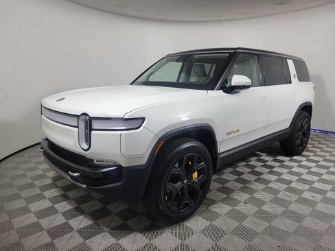 Used 2024 Rivian R1S Adventure AWD/4WD image 3