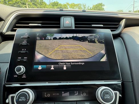 Used 2019 Honda Insight Touring image 30
