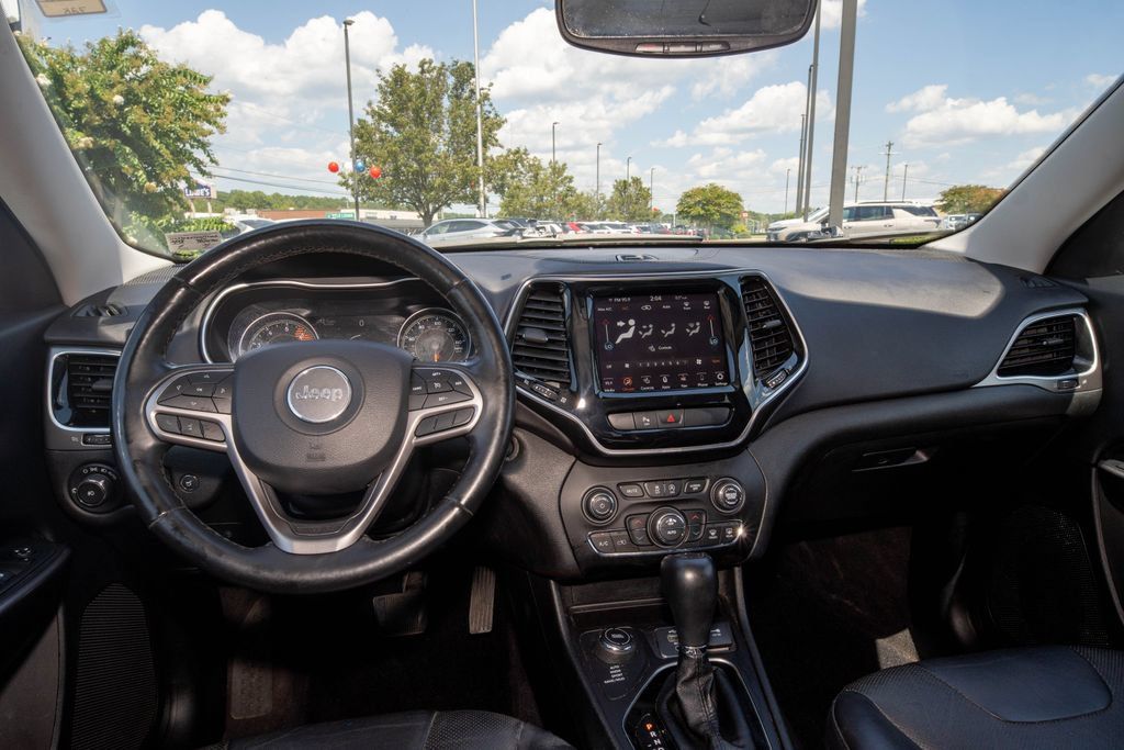 Used 2019 Jeep Cherokee Limited AWD/4WD image 20