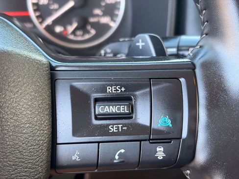 Certified 2025 Nissan Rogue SV FWD image 27