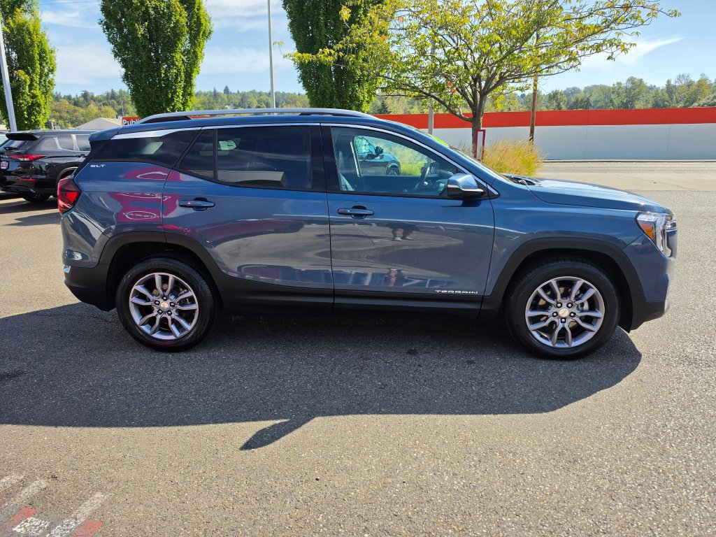 Used 2024 GMC Terrain SLT AWD/4WD image 6