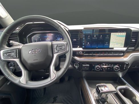 Used 2024 Chevrolet Silverado 1500 LT Trail Boss w/ Convenience Package II AWD/4WD image 11