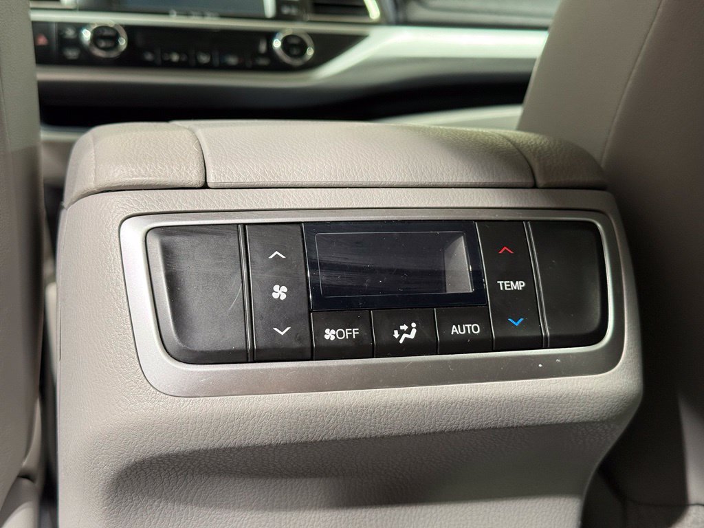 Certified 2019 Toyota Highlander XLE AWD/4WD image 22