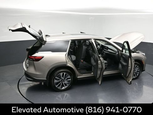 Certified 2026 INFINITI QX60 Luxe w/ Cargo Package AWD/4WD image 39