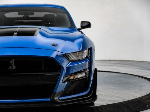 Used 2021 Ford Mustang Shelby GT500 w/ Carbon Fiber Track Pack image 29