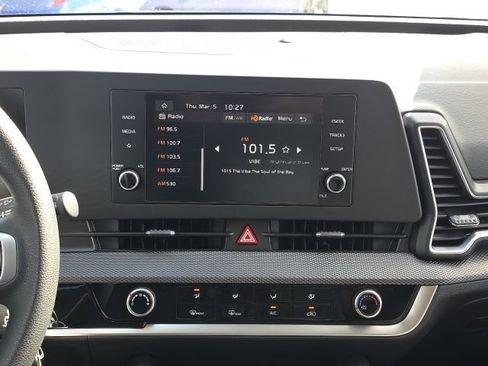 Used 2025 Kia Sportage LX image 11