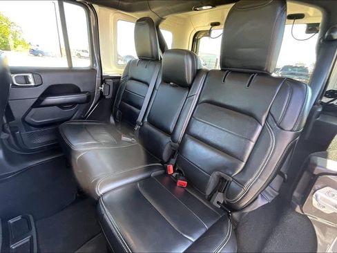 Used 2019 Jeep Wrangler Unlimited Sahara AWD/4WD image 19