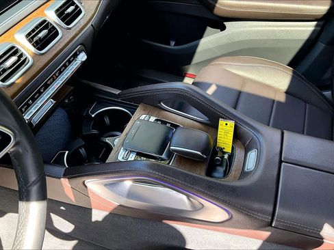 Used 2020 Mercedes-Benz GLE 350 4MATIC w/ Premium Package image 17